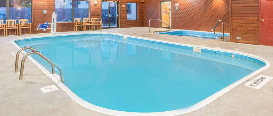 Hotel with an Indoor Pool in Collinsville IL